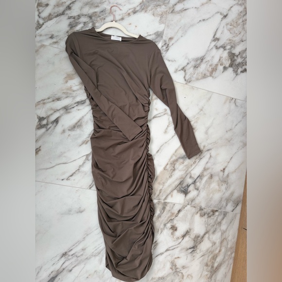 Seven Sisters Taupe Ruched Long Sleeve Midi Dress – Size S (Stretchy) - Picture 7 of 8